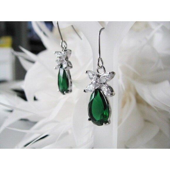 Emerald Green cubic zirconia Earrings - Picture 3 of 4